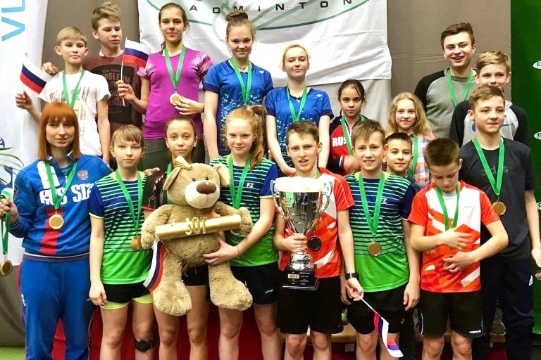 Максим Оглоблин стал призером международного турнира по бадминтону