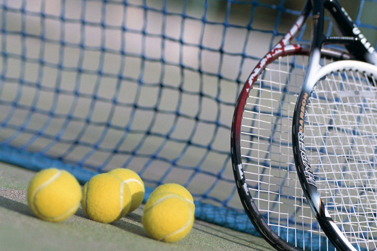 В чемпионате Твери по теннису началась пора решающих игр