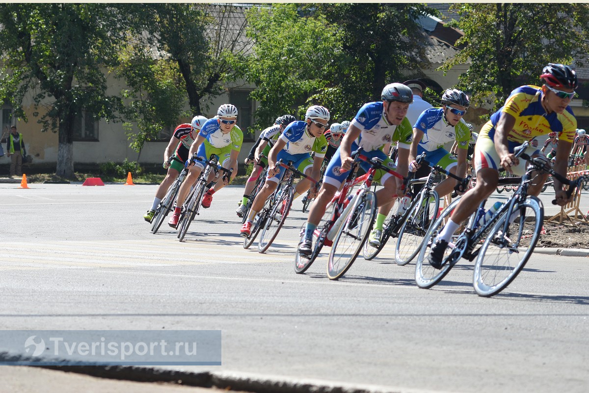 Гонщики Санкт-Петербурга и Самары выиграли в Твери золото России в критериуме
