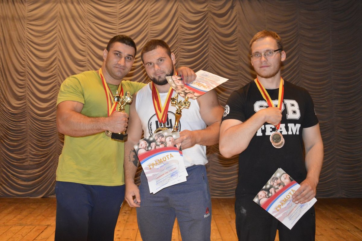 Тверские армрестлеры завоевали шесть медалей открытого домашнего турнира