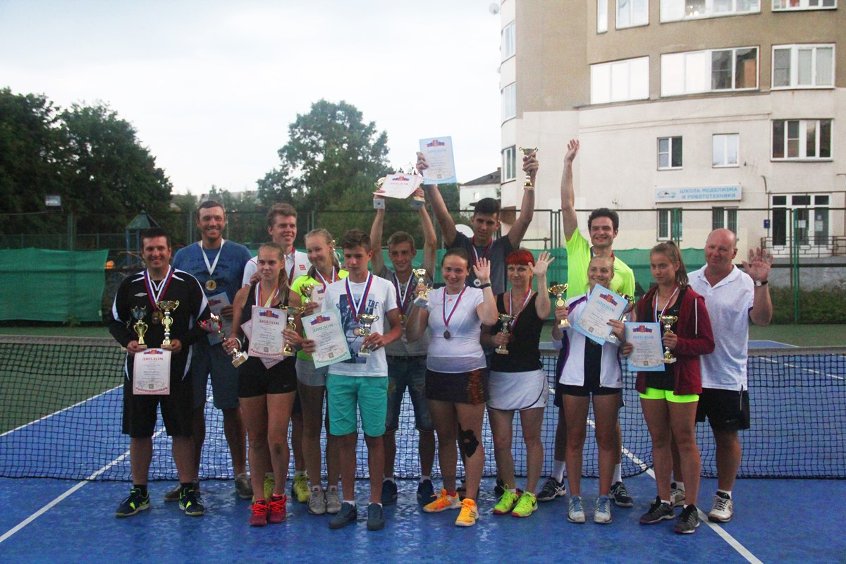 Алиса Хрусталева и Никита Шорин стали двукратными чемпионами Тверской области по теннису