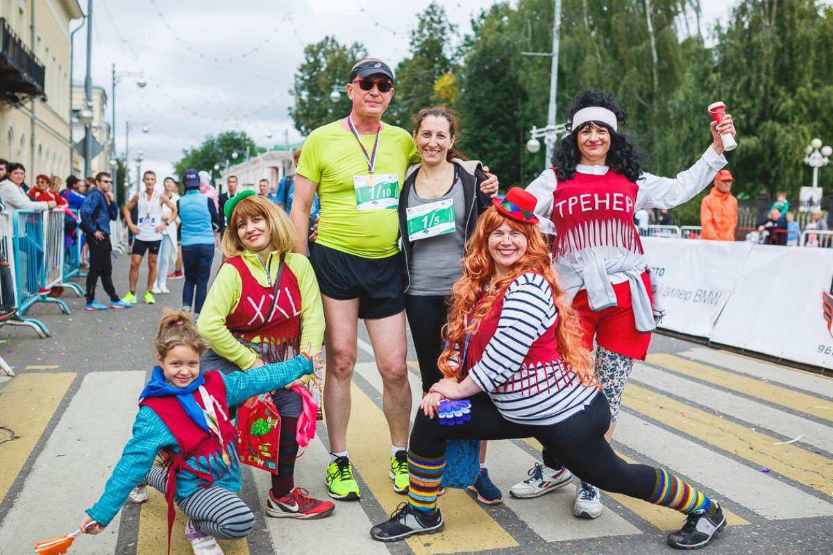 Маша, Аня и Лиза поддержат бегунов на «Тверском марафоне». А вы?