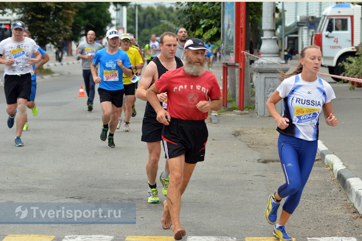 Мгновения большого старта: пробежавших по улицам Твери на финише ждали медали и звёзды мирового спорта