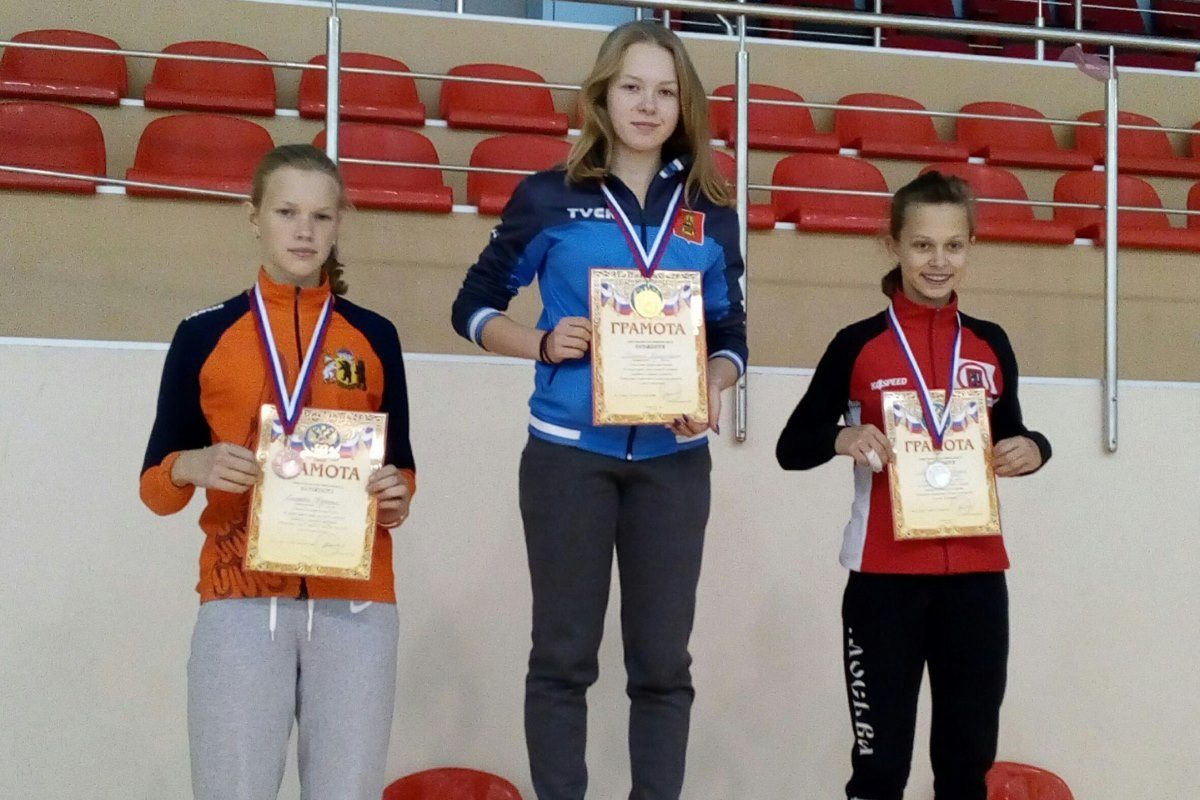 Елизавета Юшина из Твери завоевала золото этапа первенства России по шорт-треку