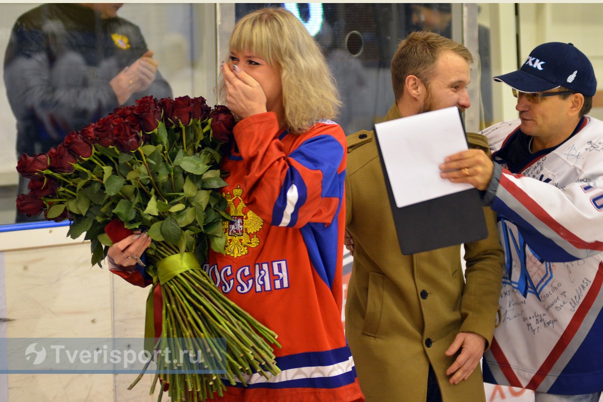 Антону Соколову – торт, Ольге Инякиной – цветы и признание в любви