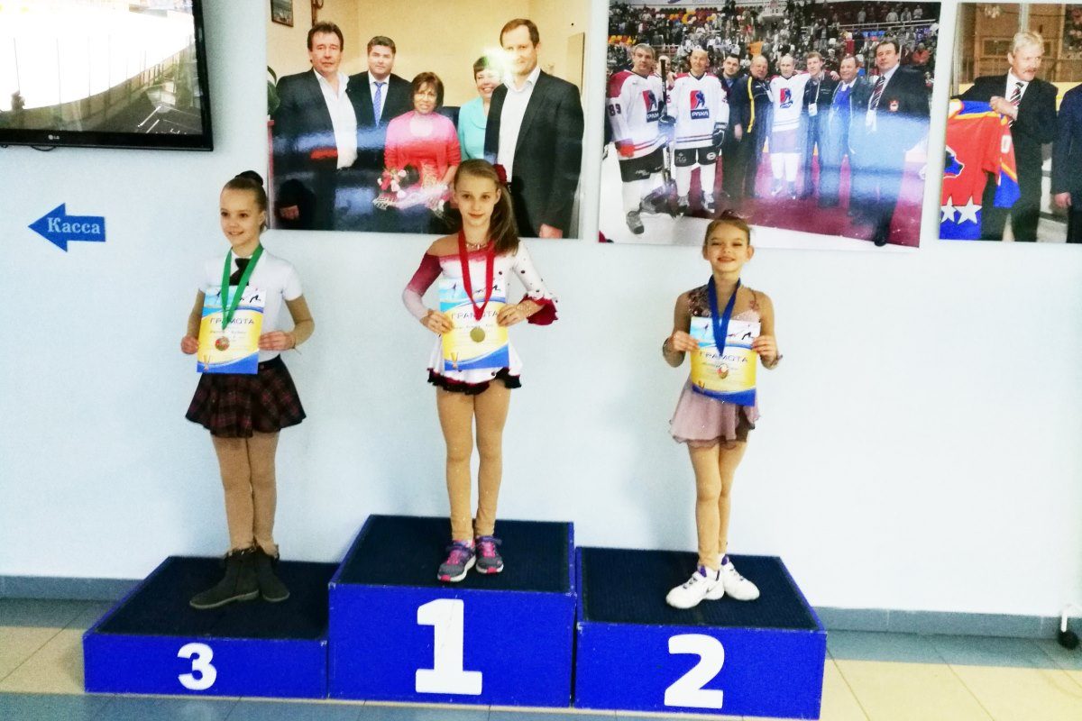 Фигуристы Твери завоевали золото межрегионального турнира