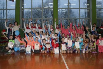«Елка в кроссовках-2017»: в Торопце прошло первенство области по спортивной аэробике