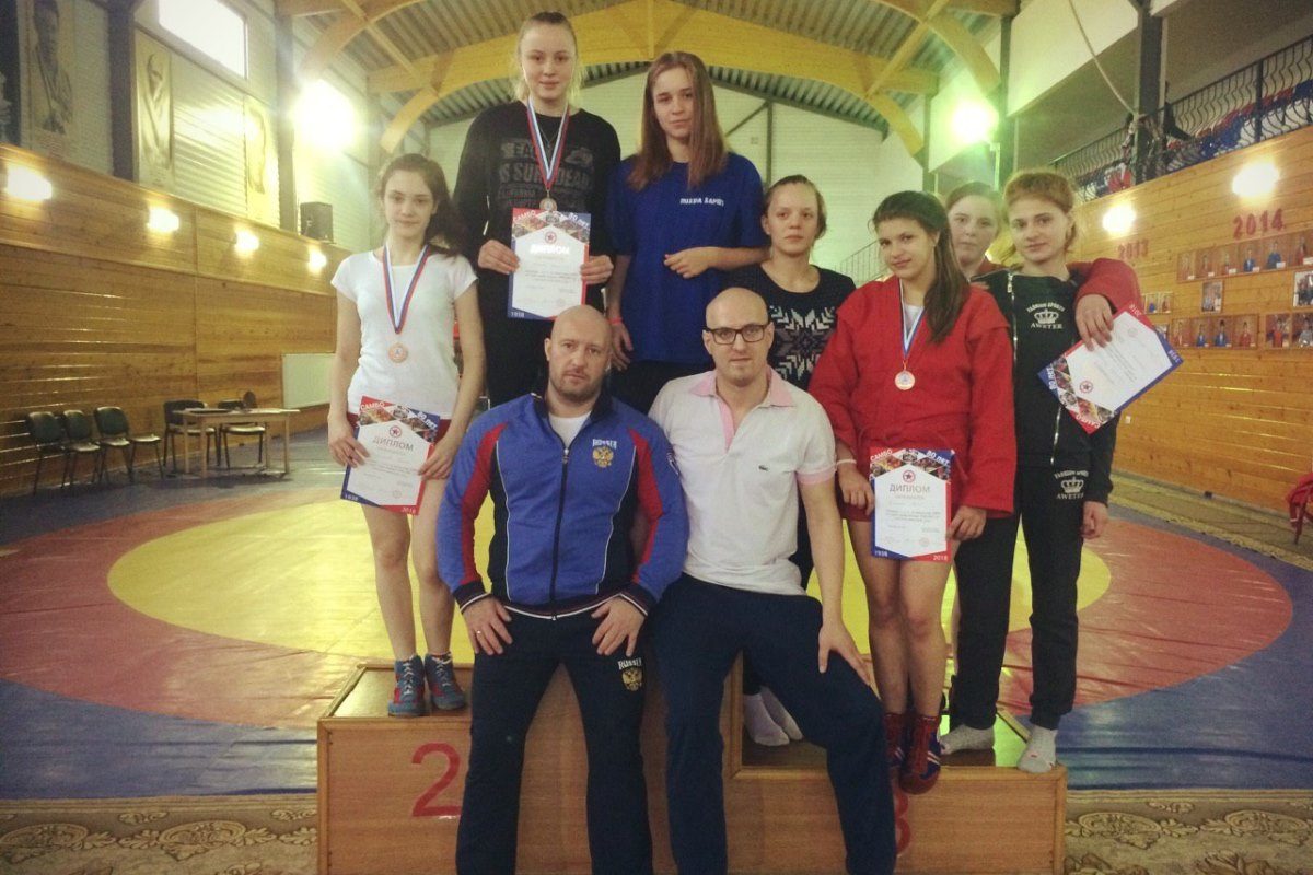 Тверские самбистки завоевали четыре путевки на первенство России