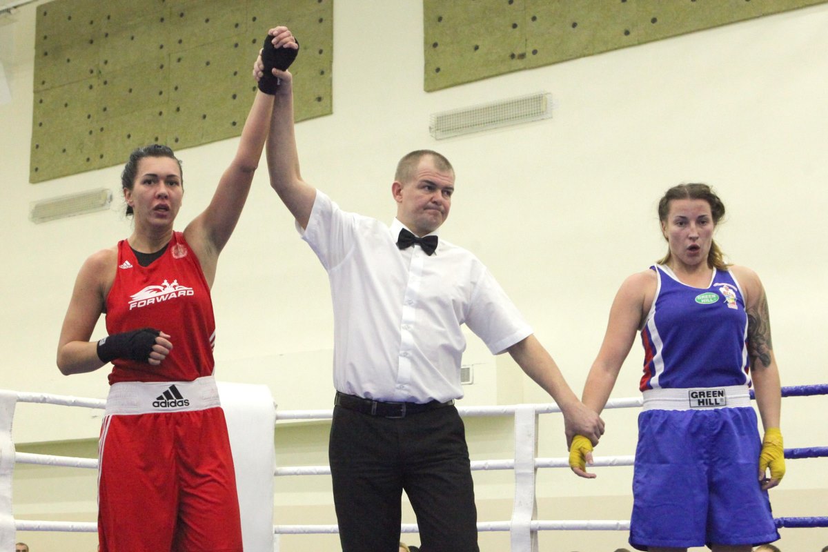 Красавицы в ударе: названы лучшие тверские мастерицы кулачного боя