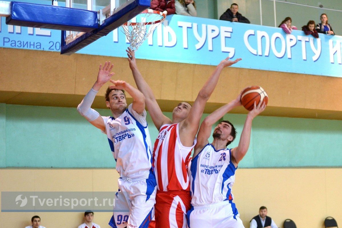 БК «Тверь» одолел брянских баскетболистов с четвертой попытки