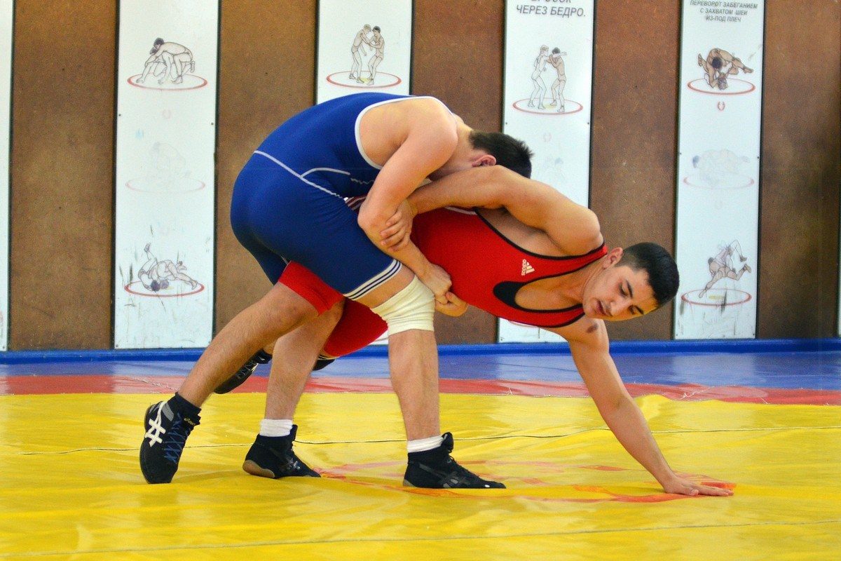 Спорт уик. Хоккей борьба. Шихнесир Кафланов фото.