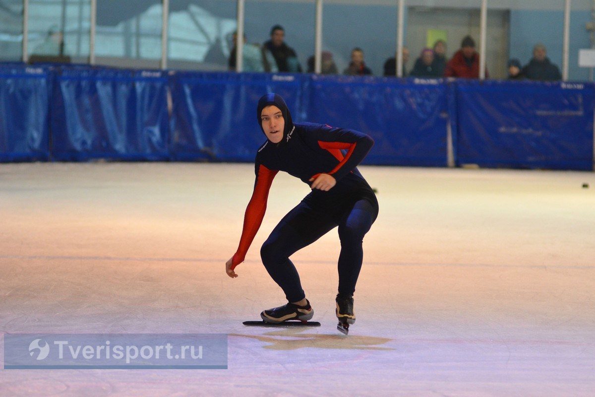 Конькобежцы против хоккеистов:  в забегах на 50 и 100 метров были разыграны медали Минспорта РФ