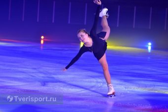 Елена Радионова дебютировала в шоу Ильи Авербуха на тверском льду