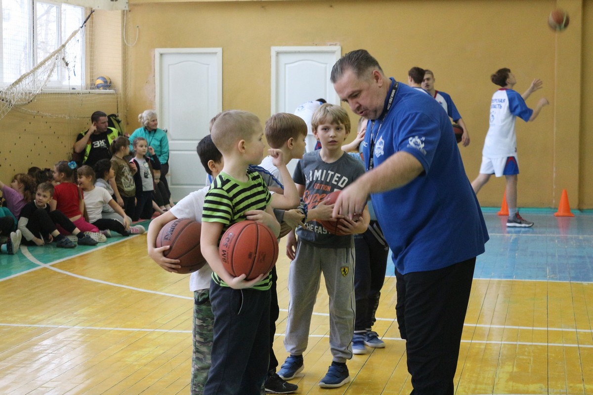 Игроки БК «Тверь» пошли в школу