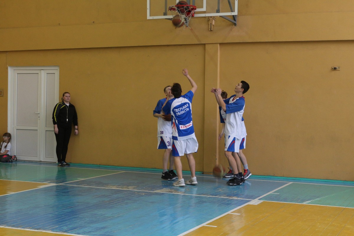 Игроки БК «Тверь» пошли в школу