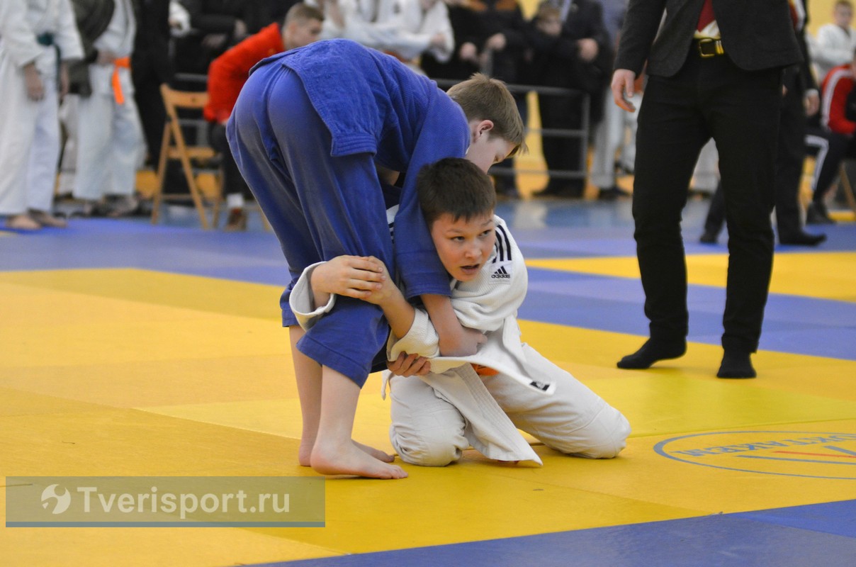 В Твери лучшим дзюдоистам вручили призы СОБРа Росгвардии