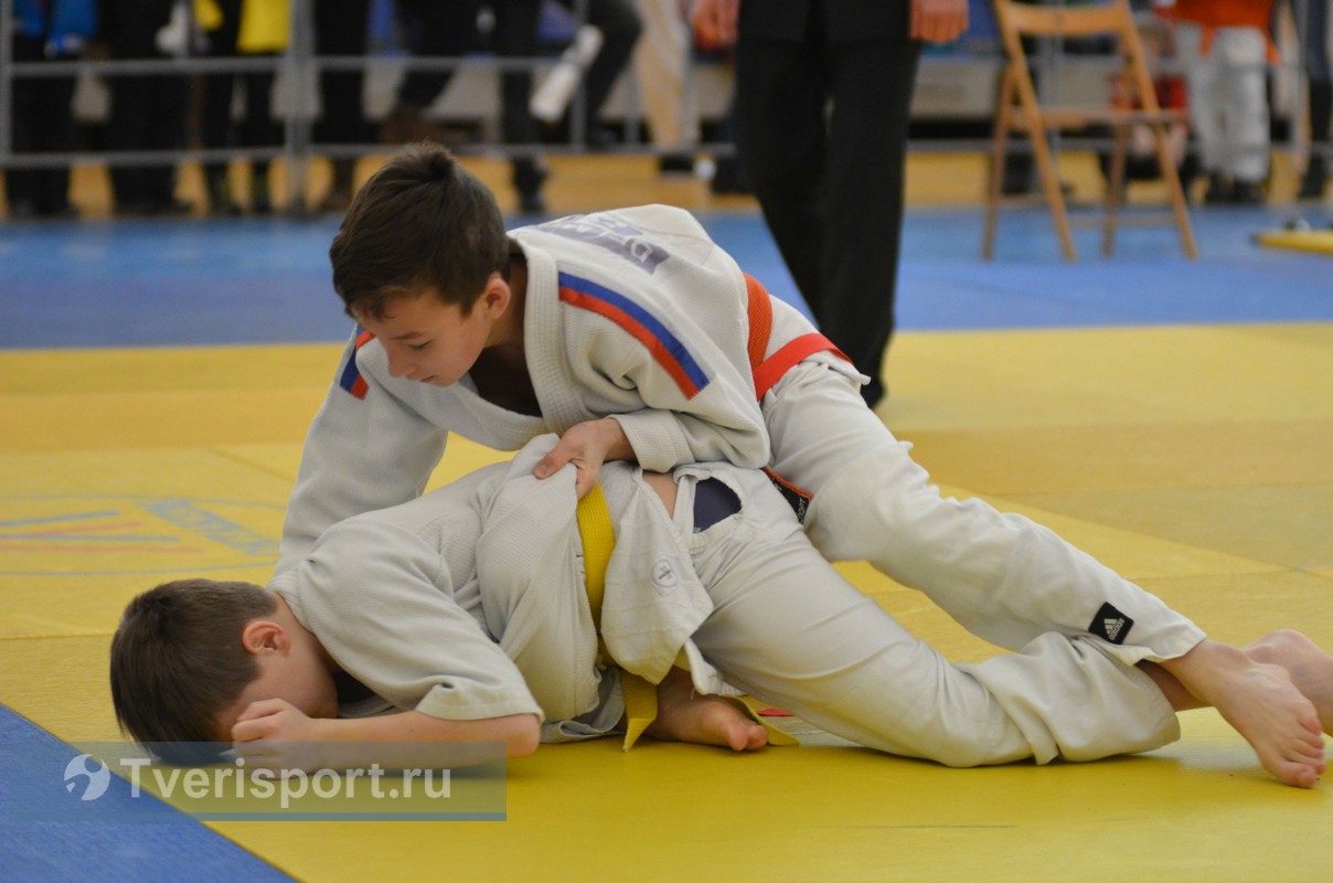 В Твери лучшим дзюдоистам вручили призы СОБРа Росгвардии