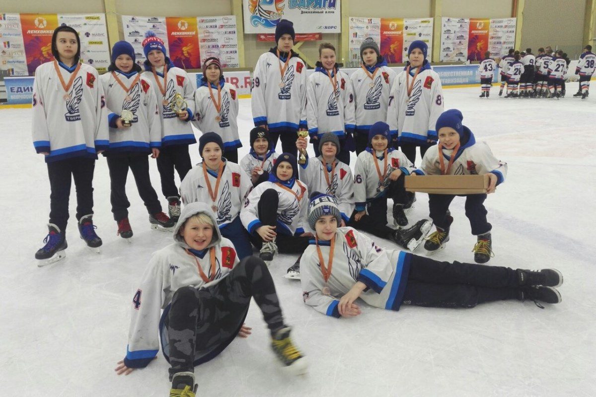 Юные тверские хоккеисты привезли медали и призы из Ленинградской области