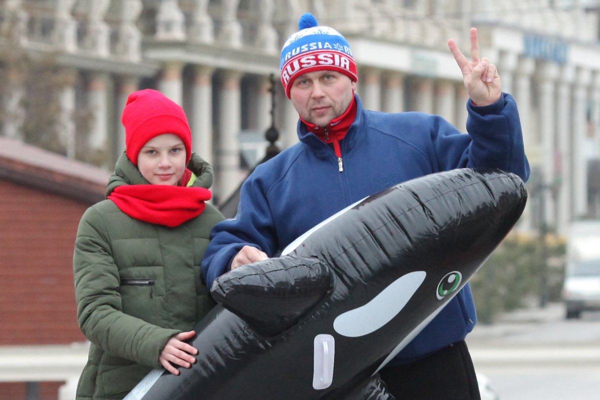 Юная боксерша из Тверской области заставила тренера искупаться в ледяном море