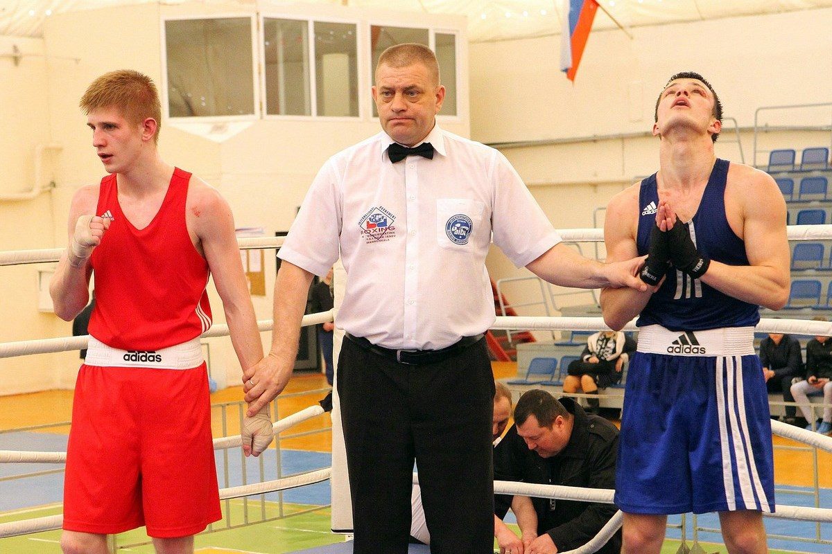 В Твери боксеры бьются на ринге за звания мастеров спорта