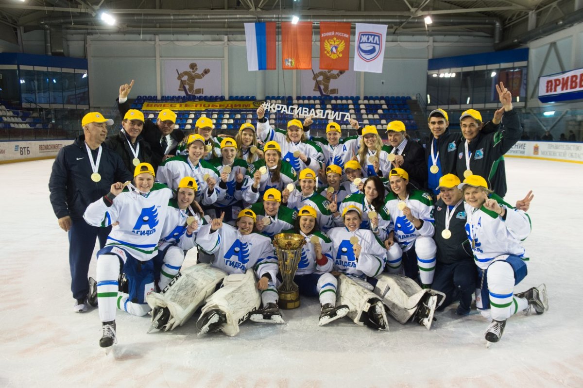 Золотой дебют: четыре тверичанки стали чемпионками России по хоккею