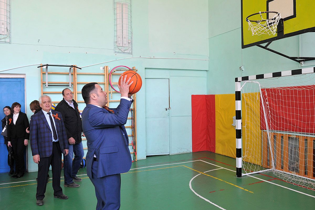 Губернатор Тверской области поздравил баскетболистов Ржева