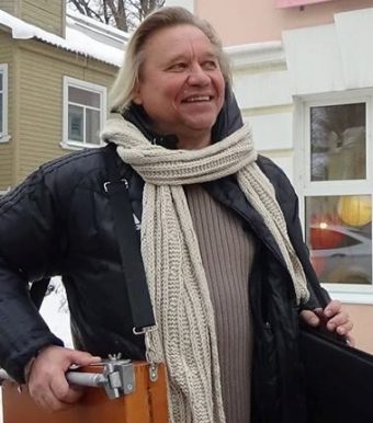 Известный художник Владимир Васильев представляет Тверь на фестивале «Спортивная волна»