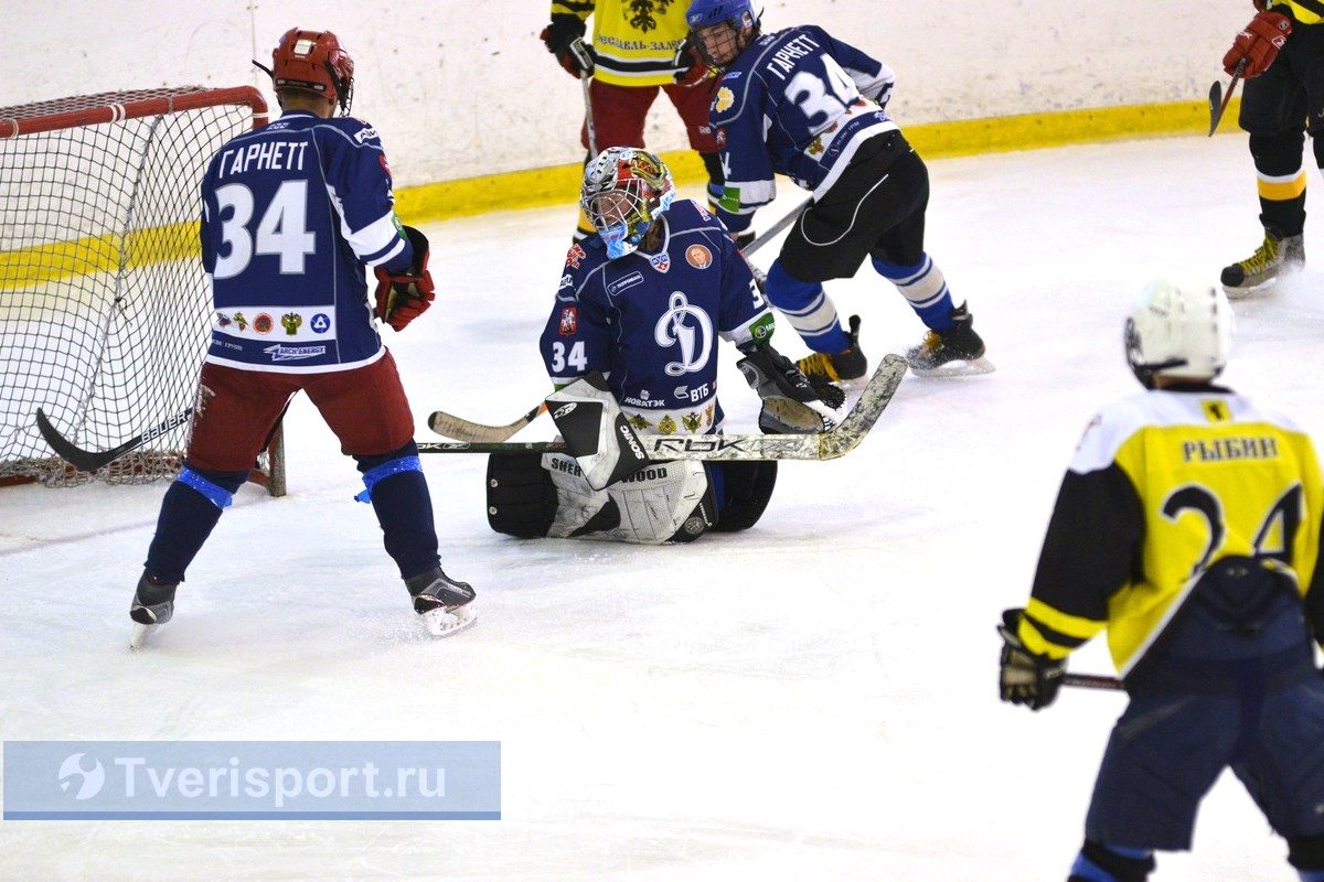 В Твери впервые состоялся матч по хоккею между воспитанниками детских домов