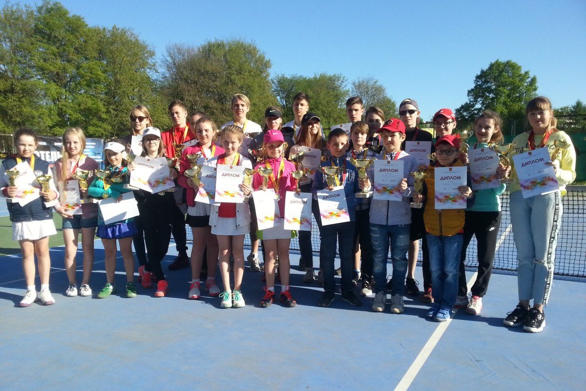 В Твери прошло первенство города по теннису среди школьников