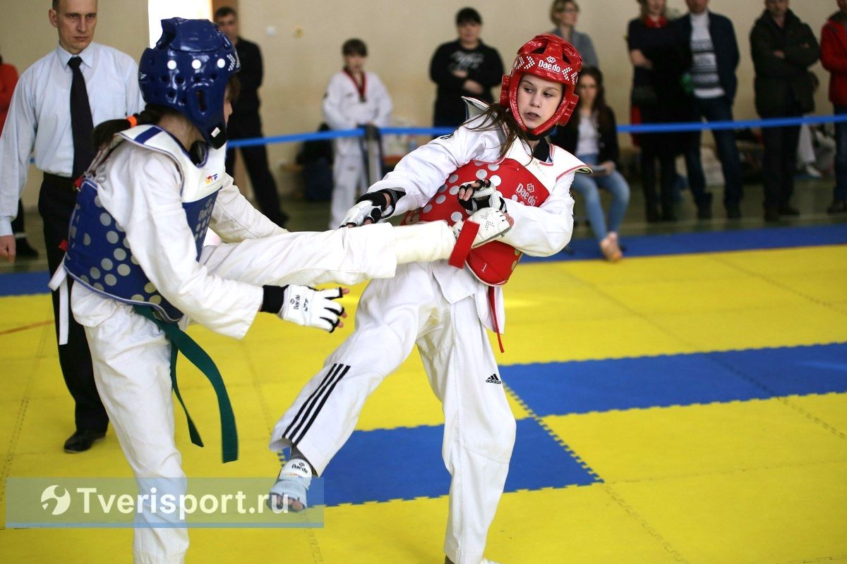 Алина Сергиенко завоевала золото первенства ЦФО по тхэквондо