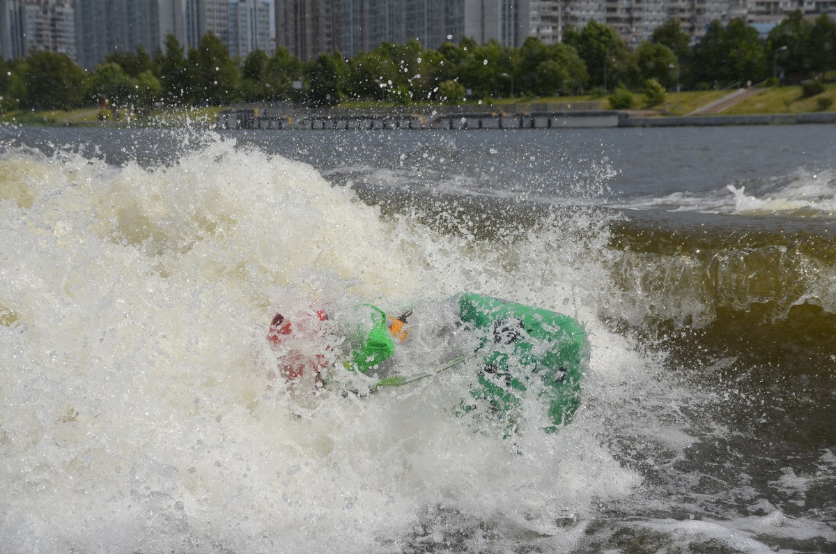 Тверской каякер успешно выступил на Кубке России по фристайлу на бурной воде
