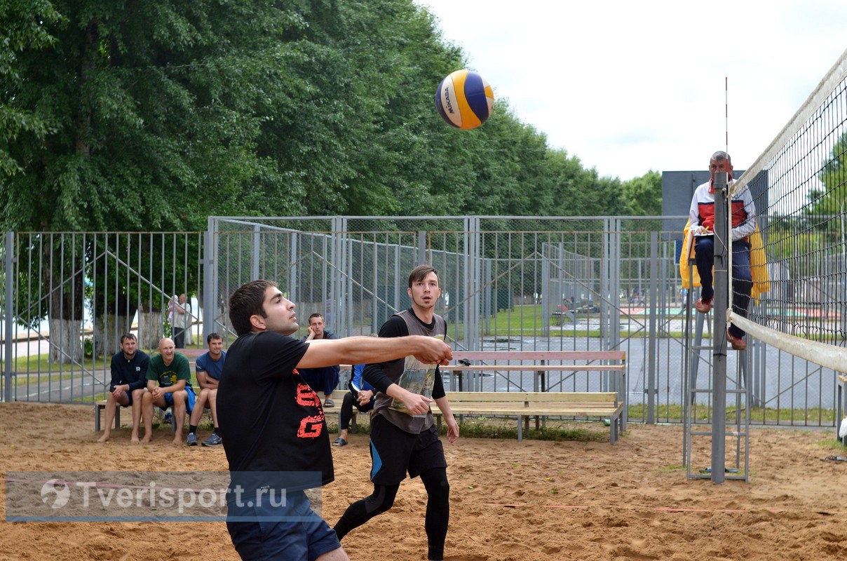 Мокрые игры: в Твери прошел чемпионат области по пляжному волейболу