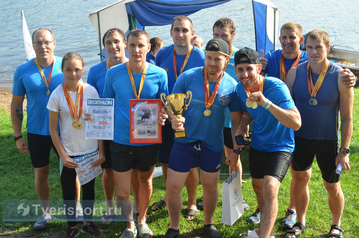 Победители Кубка Михаила Тверского по гребле на «Драконах» съели свои призы