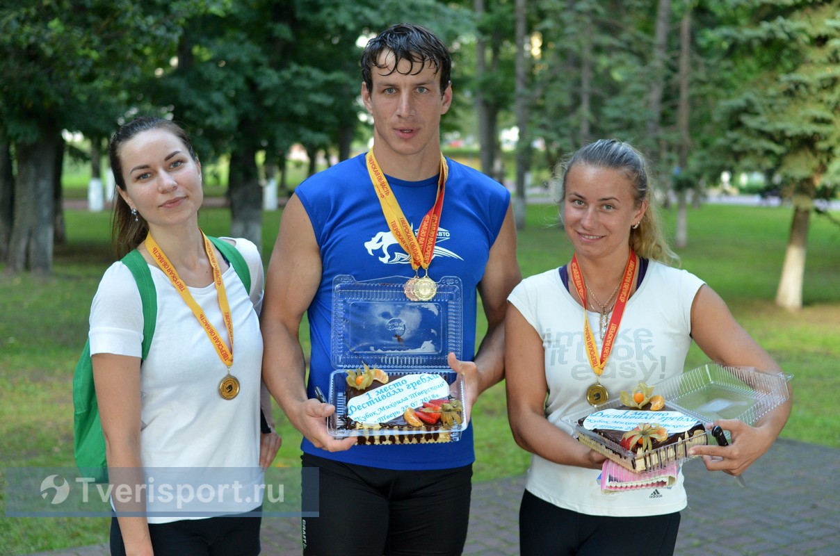 Победители Кубка Михаила Тверского по гребле на «Драконах» съели свои призы