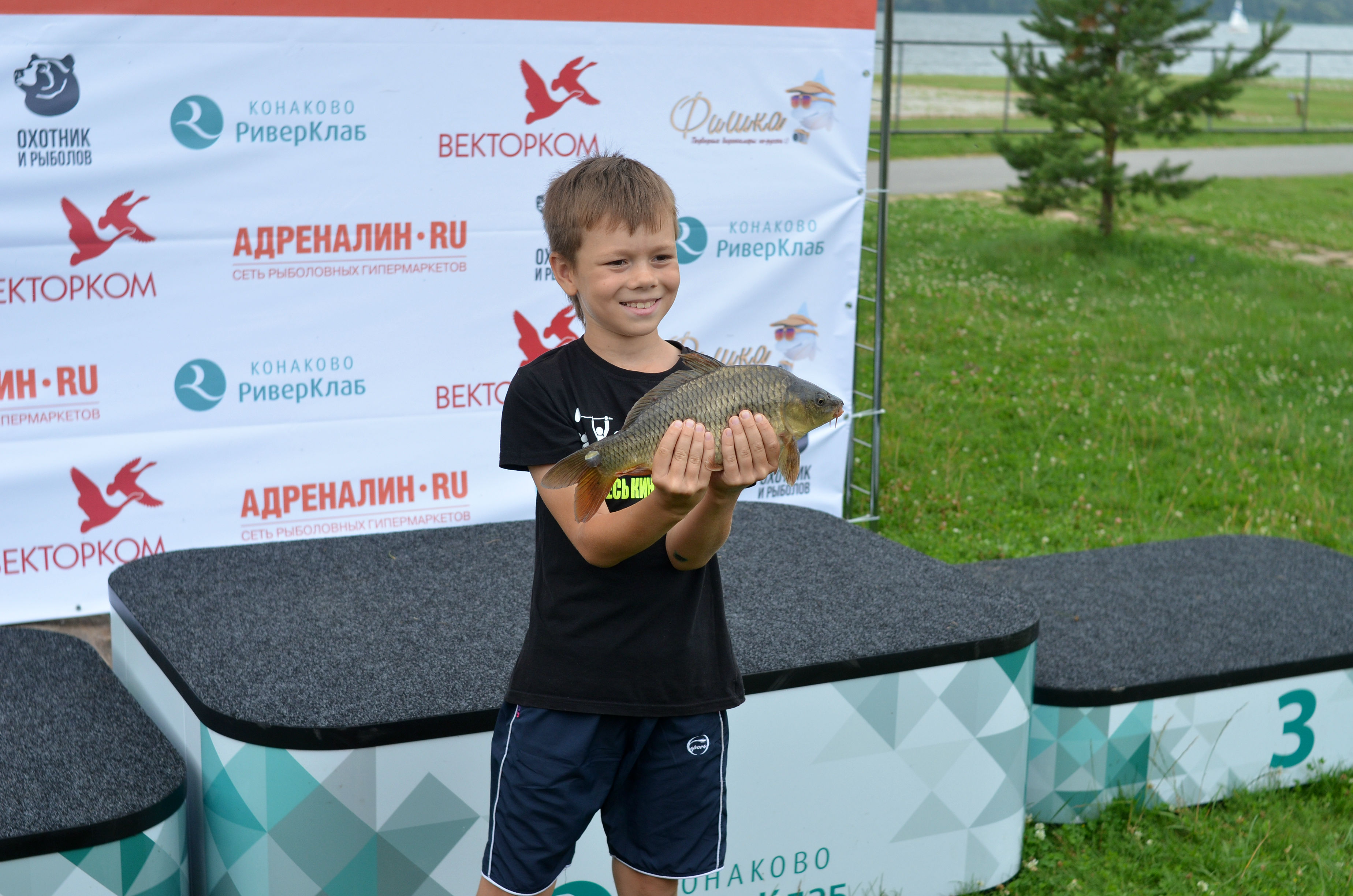 Рыбаки из Новочеркасска наловили в Тверской области щук на миллион рублей