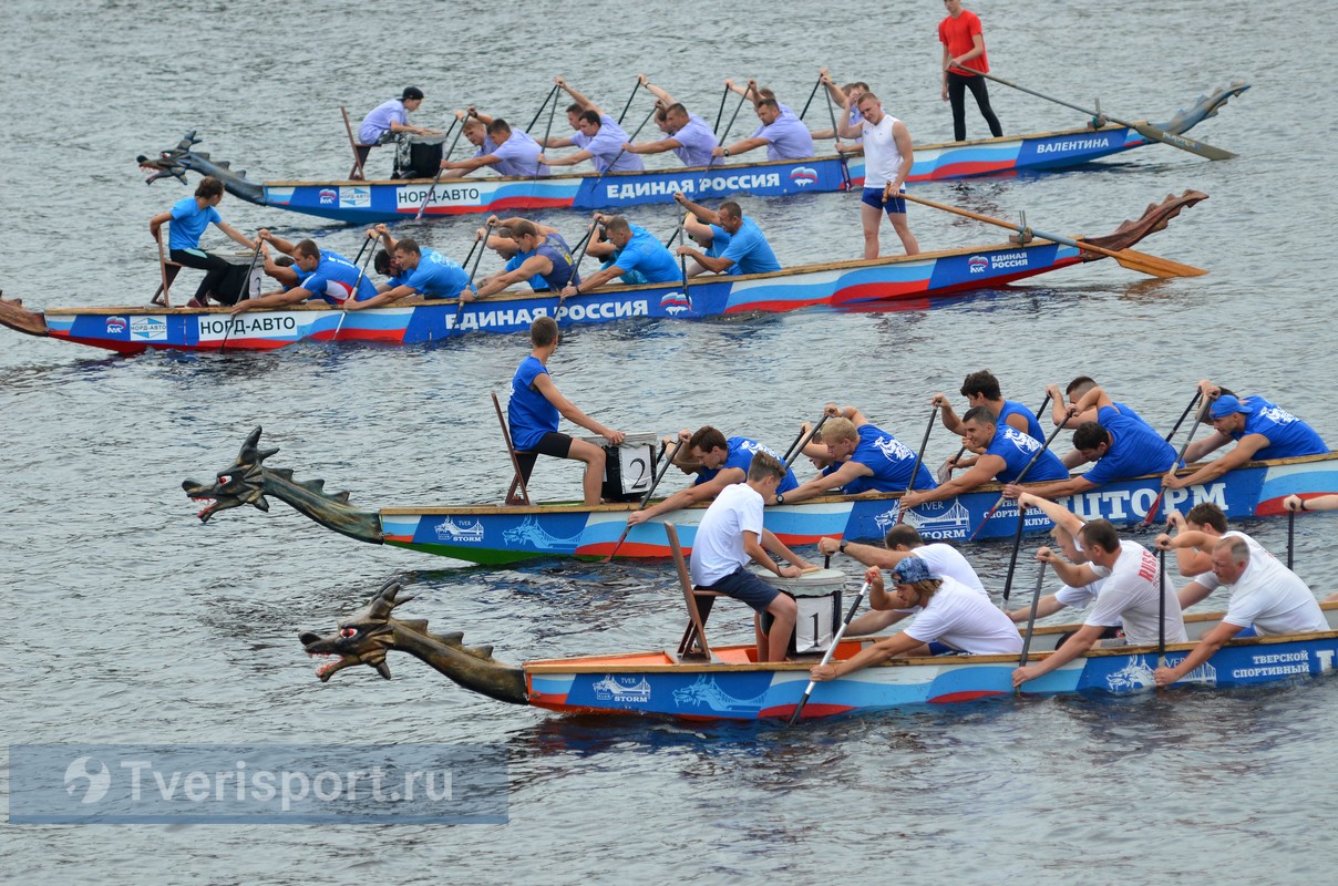 Победители Кубка Михаила Тверского по гребле на «Драконах» съели свои призы