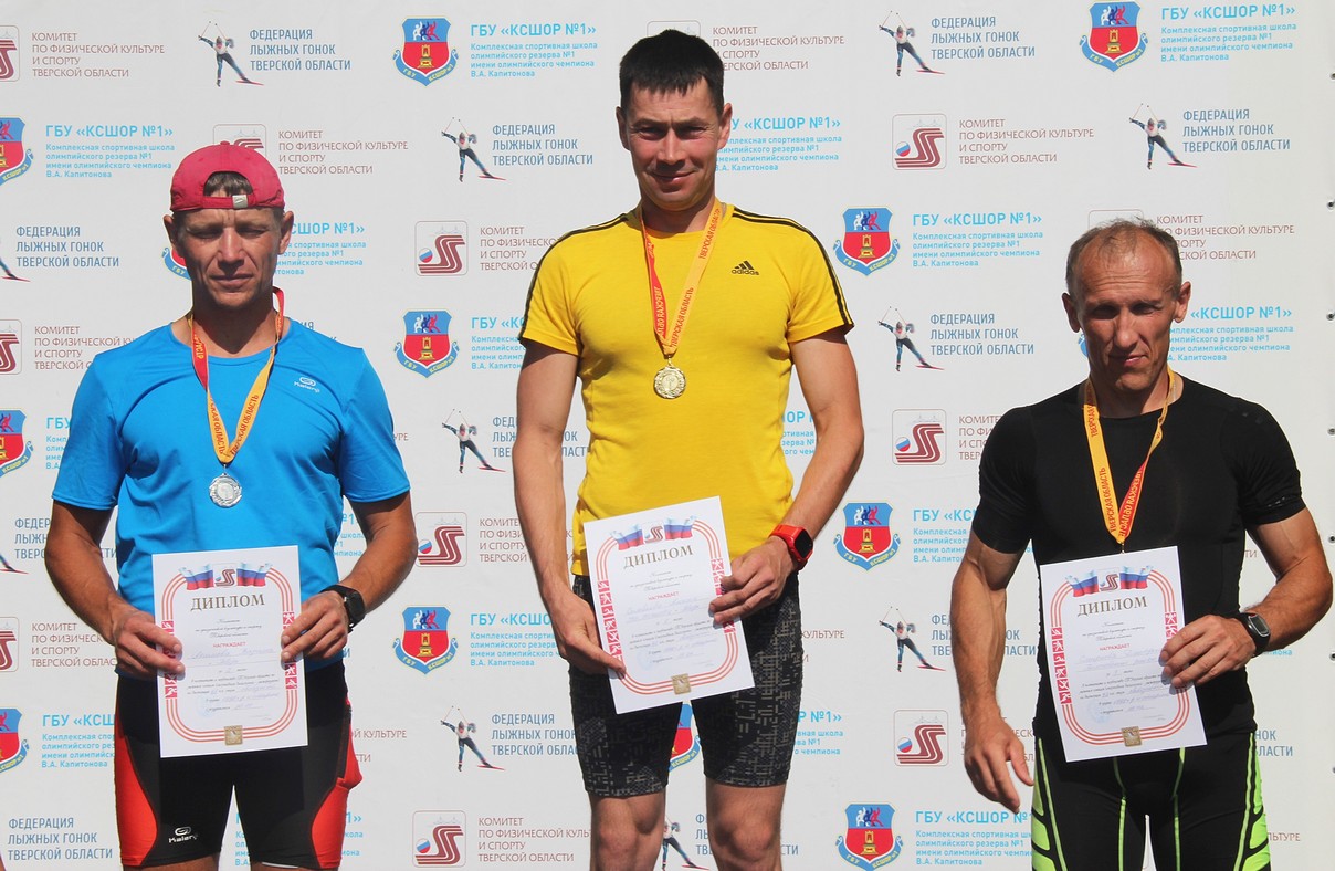 Алексей Соловьев и Ирина Микешина стали чемпионами Тверской области по лыжероллерам