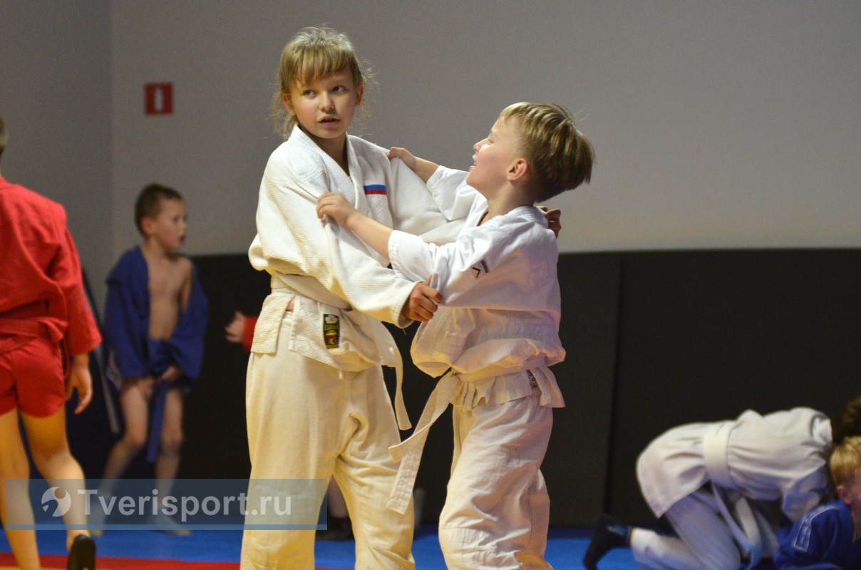 Легендарные чемпионы открыли в Твери клуб единоборств для будущих победителей