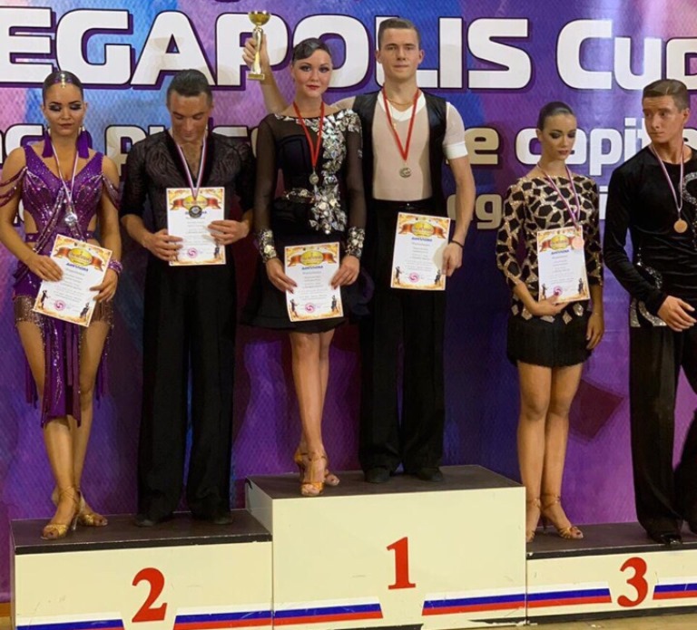 Дуэт из Твери дважды поднялся на подиум российского турнира по танцевальному спорту