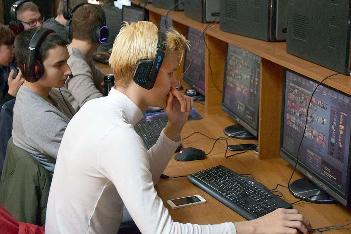 Победители Кубка Тверской области по киберспорту получили путевки на всероссийские соревнования
