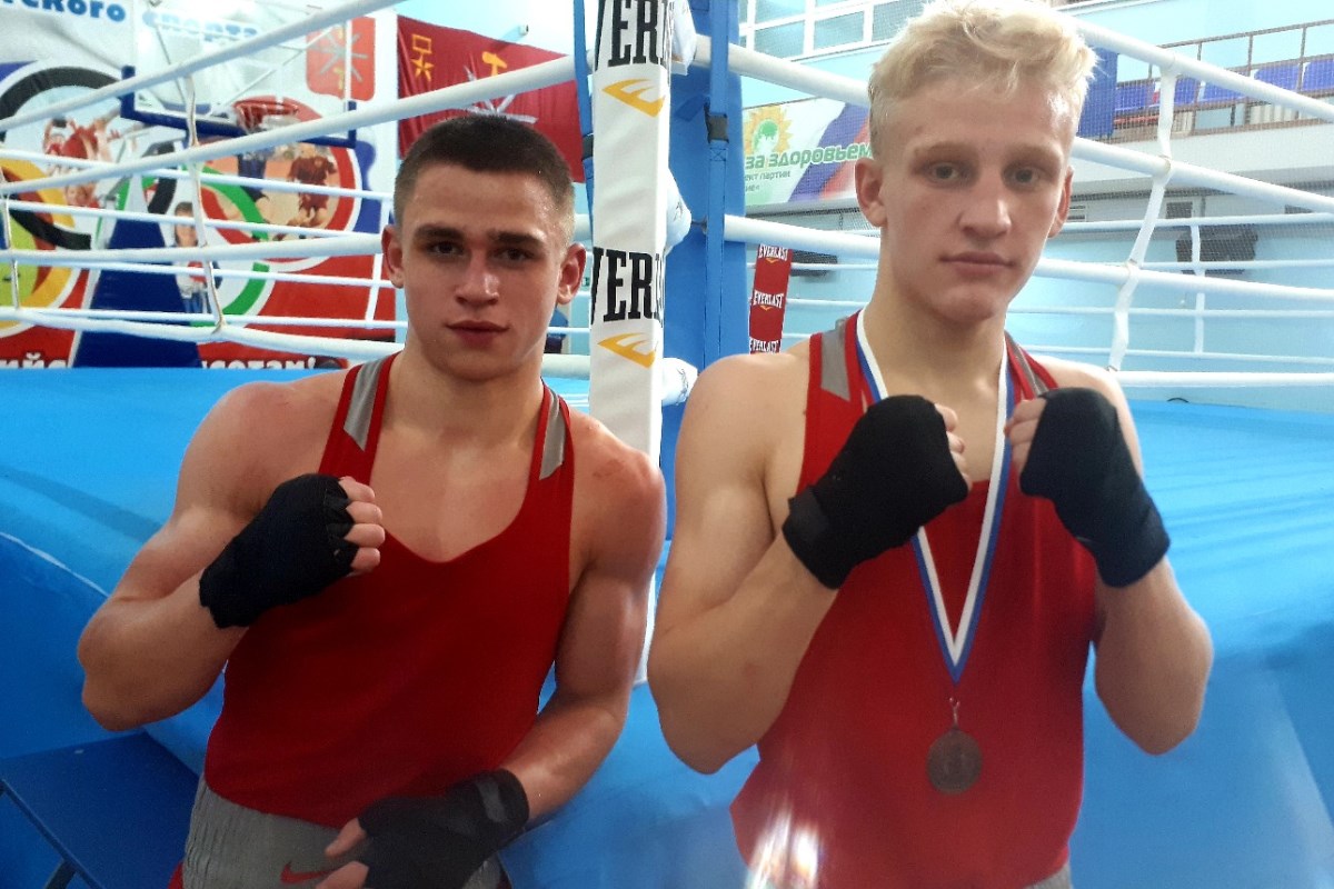 Тверские боксеры завоевали восемь медалей на российском первенстве «Локомотива»