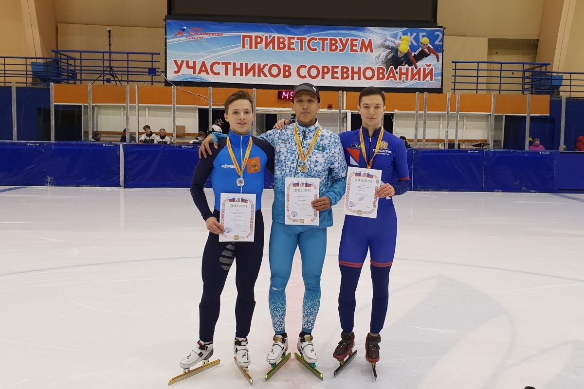 Даниил Ейбог завоевал серебро на домашнем этапе Кубка России по шорт-треку