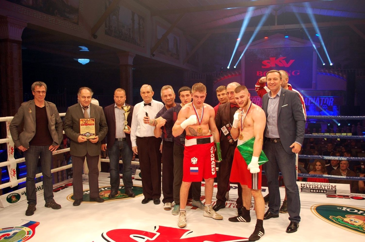 Николай Звонарев одержал победу в дебютном бою на профессиональном ринге