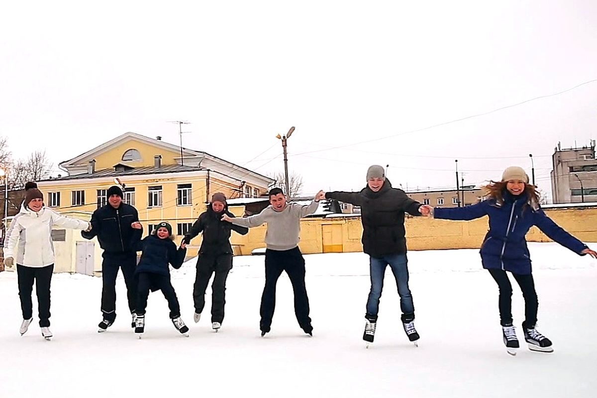 Теперь в бассейн «Радуга» можно приходить с коньками