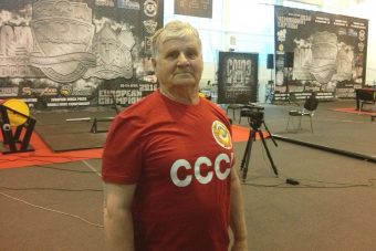 Посмотрите, что творит тверской пенсионер! В 79 лет выжимает от груди тонну железа