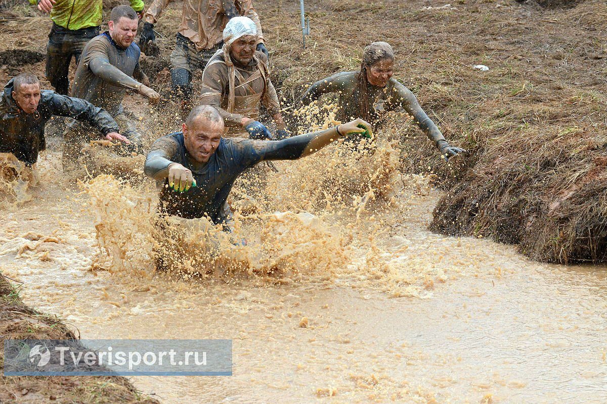 Как танки: в Тверской области впервые прошли гонки по грязи