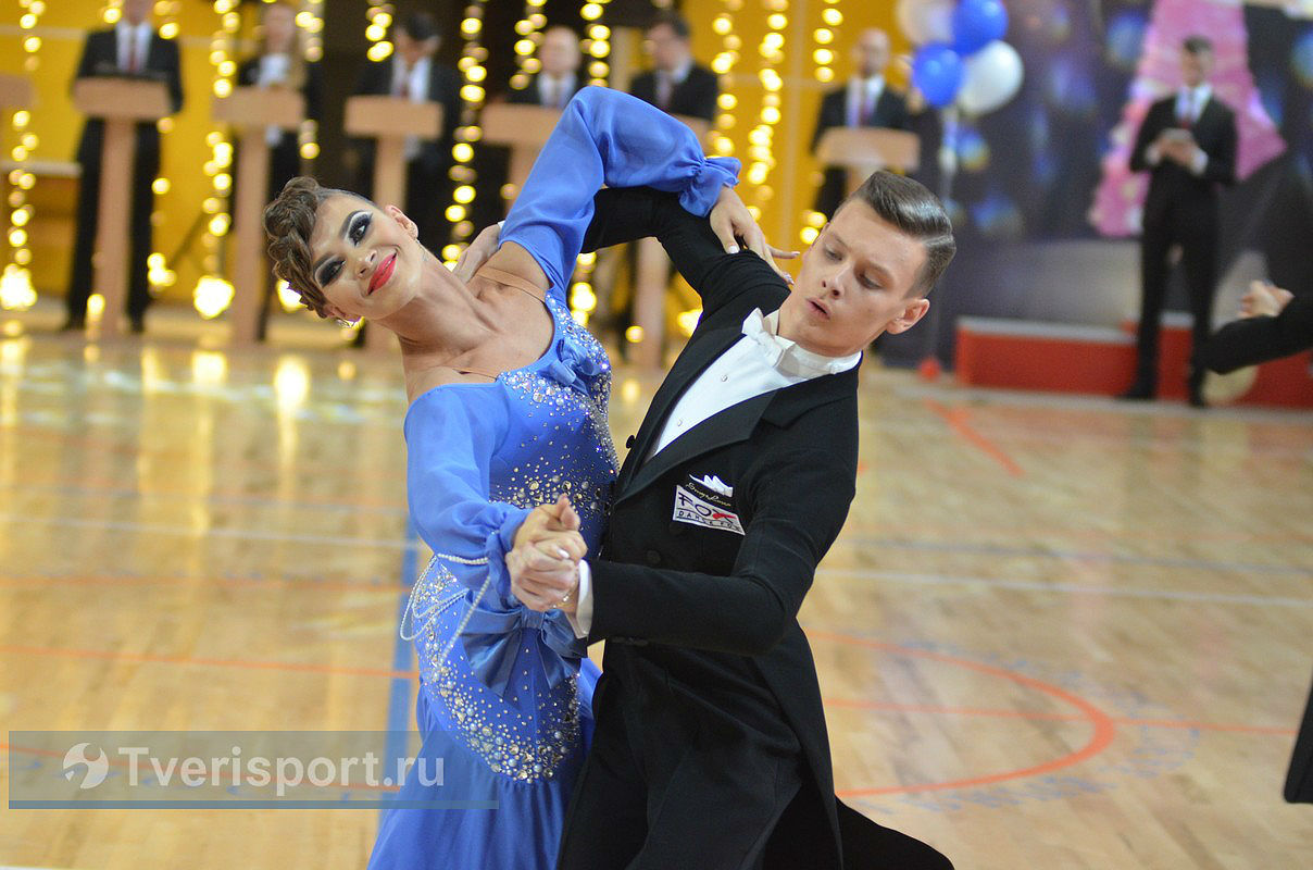 Dancing: изображения без лицензионных платежей, стоковые фотографии, картинки | Shutterstock