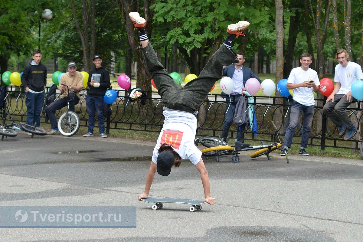 В Твери на открытии скейт-парка показали трюки чемпионы мира и все желающие