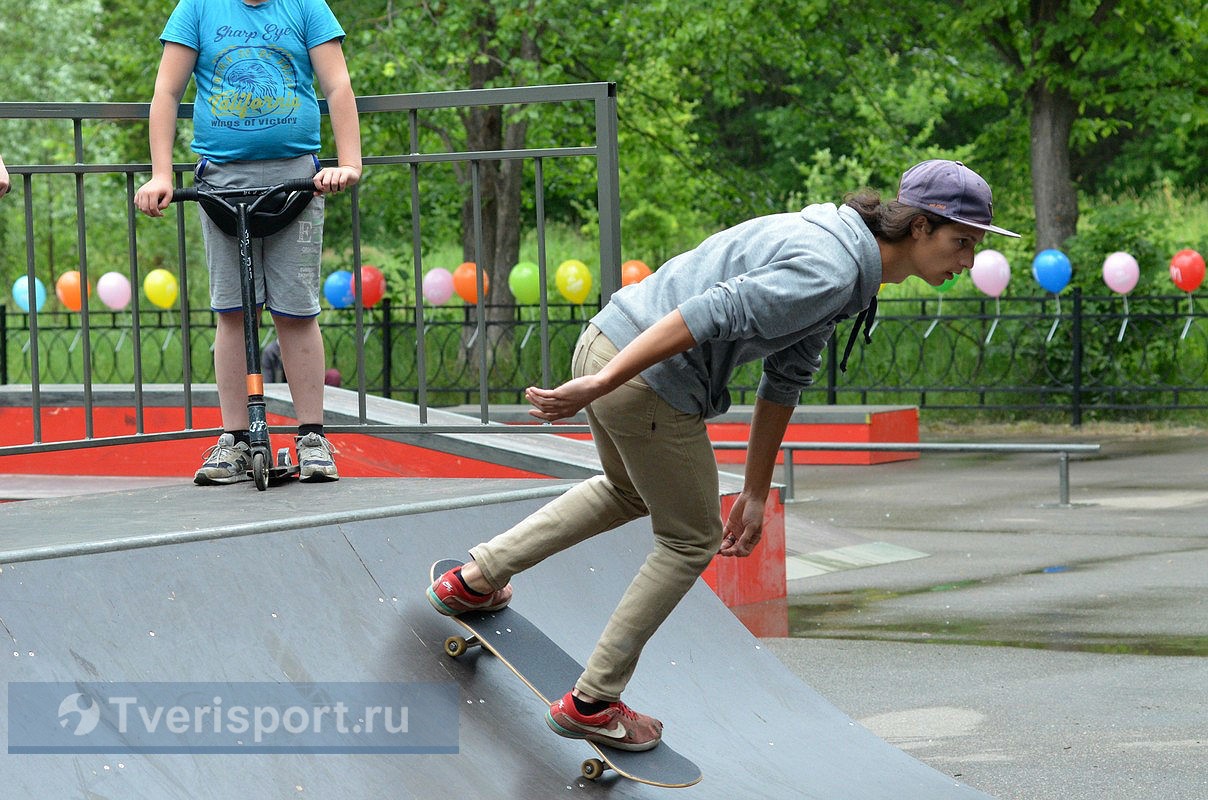 В Твери на открытии скейт-парка показали трюки чемпионы мира и все желающие