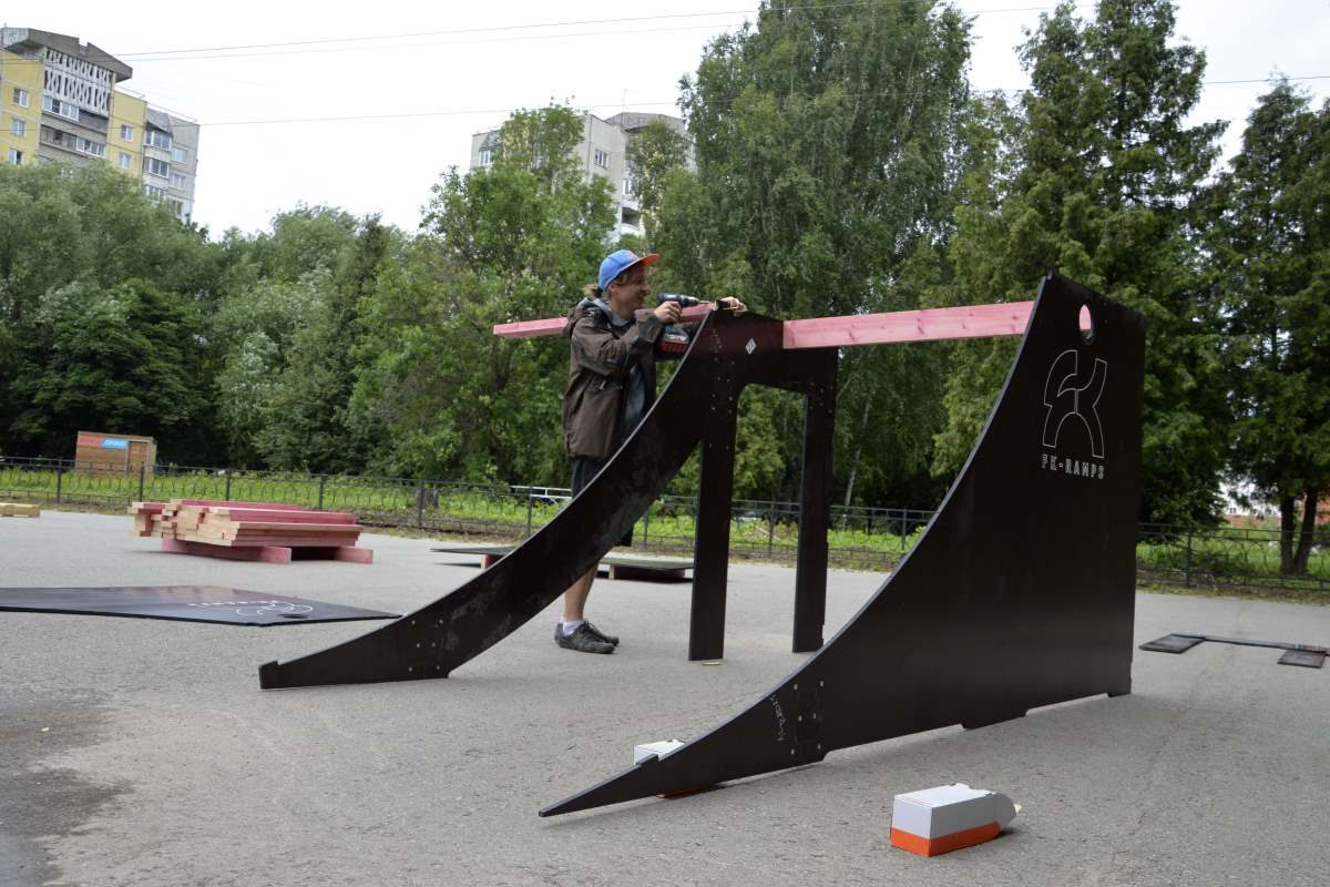 В Твери устанавливают новый скейт-парк на старом месте